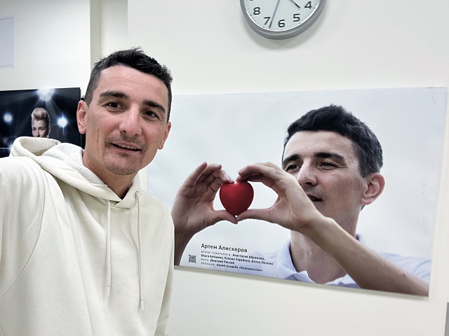 Победивший лейкоз Артем Алискеров установил мировой рекорд, пробежав марафон по городам России